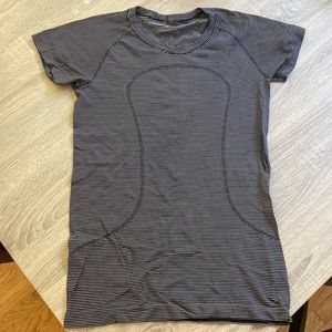 Lululemon Short Sleeve Swiftly Top